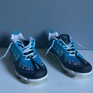 Nike Vapor Max 360 - Skick 10/10. Har bara använt någon enstaka gång utomhus. Pris kan diskuteras.
