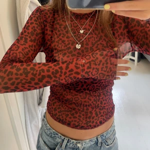 Meshtopp - Jättesnygg meshtopp i leopardmönster!