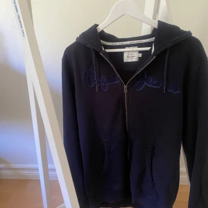 Pepe Jeans Zip - Tjena!  Säljer en snygg zip hoodie från märket Pepe jeans i storlek M. Skick: använd 1-2 gånger
