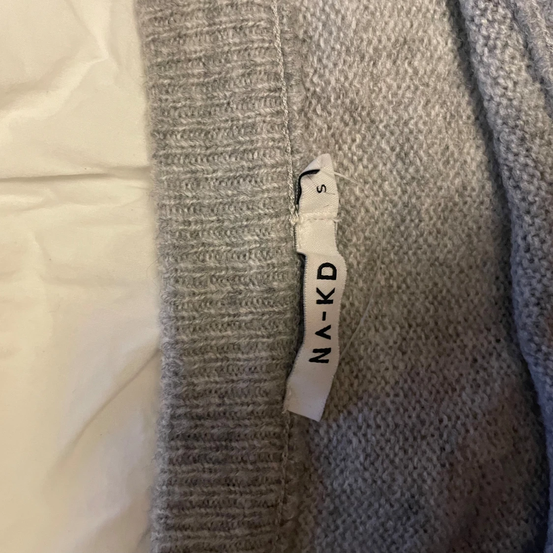 Grå stickad tröja  - 90