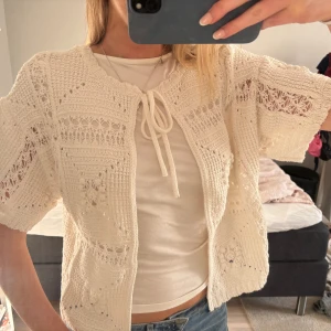 Stickad kofta - Såå söt stickad kofta från Zara som tyvärr inte kommer till användning längre💕