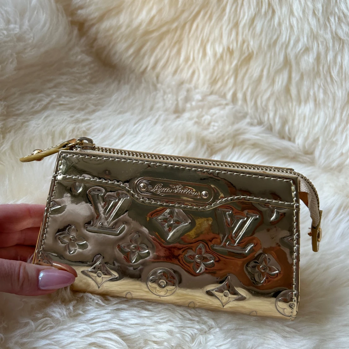 Guldig plånbok från Louis Vuitton - 90