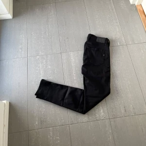 Replay Anbass Jeans  - Säljer nu dessa Replay Anbass jeans, skriv för fler bilder/frågor🙌🏼