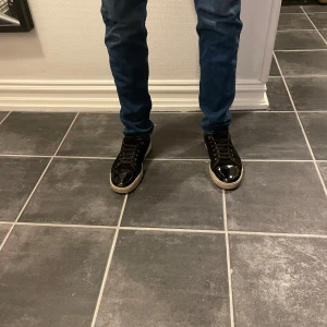 Lanvin uk8 - Tja!! Säljer nu mina lanvins som är använda endast under sommaren som varit, har allt Og så som låda extra snören som inte är använda köpte dom på care of Carl för 4500kr, kom med bud!!!!