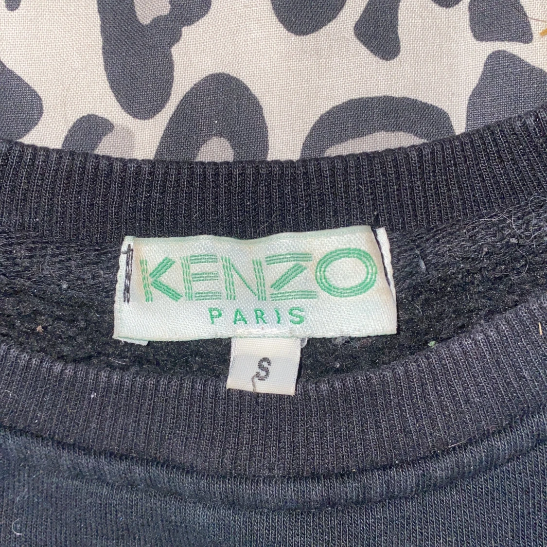 Svart och vit tröja från Kenzo - 90