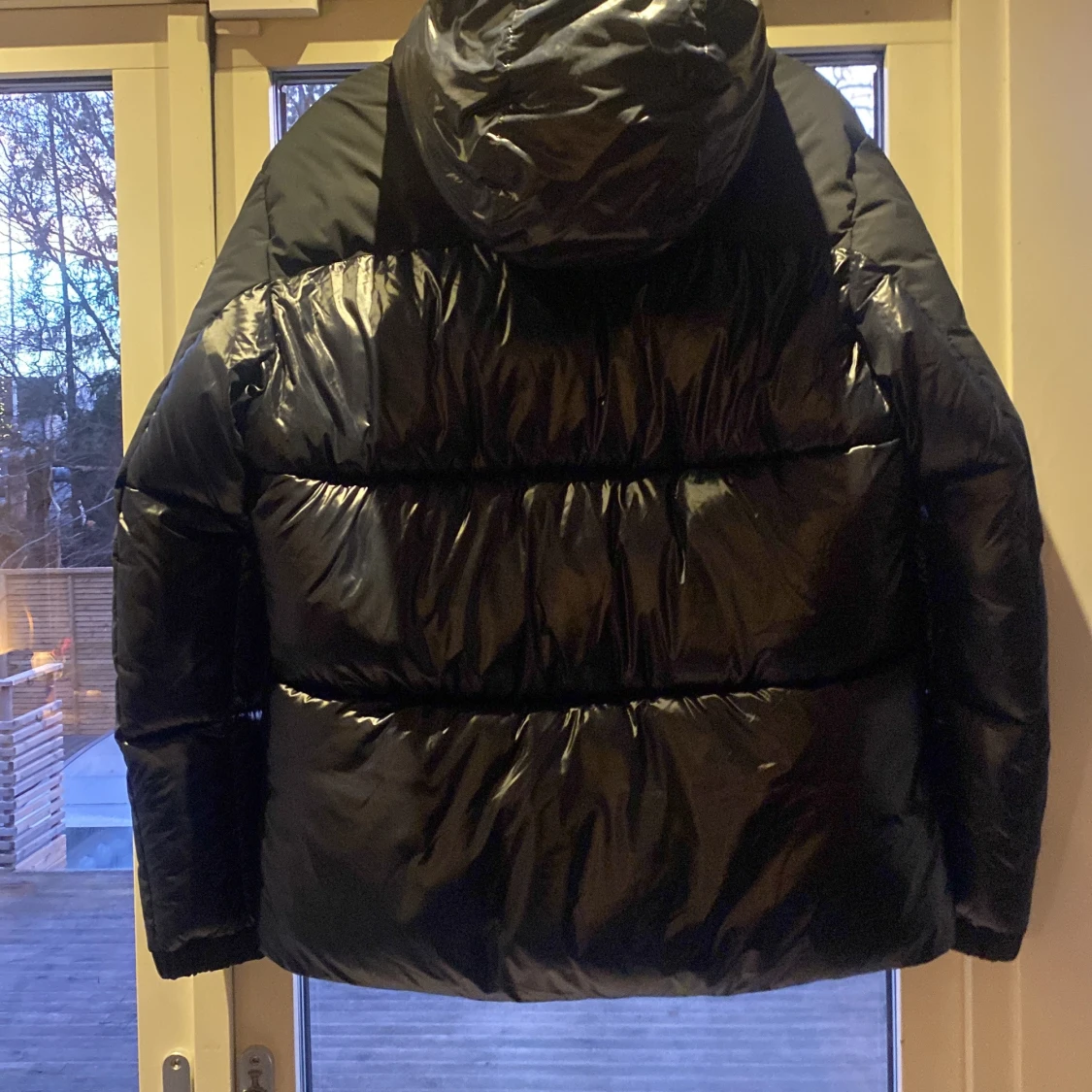 Svart pufferjacka från Save the Duck - 90