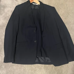 Svart kavaj för 13-14 åring - Kavaj och kostymbyxor från hm 