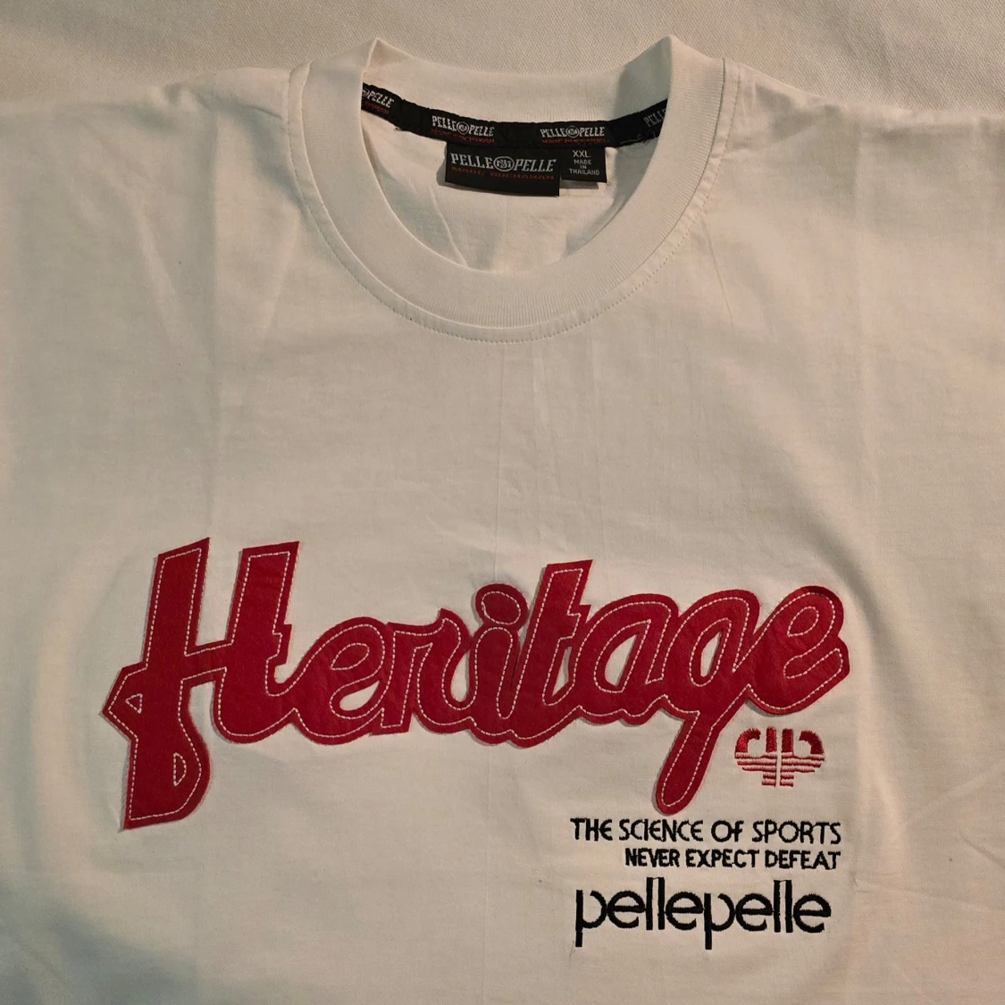 Vit t-shirt från Pelle Pelle - 90