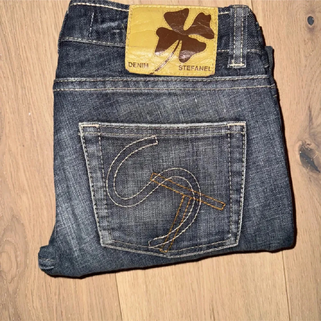 Mörkblå jeans från Stefanel - 91