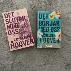 Det slutar med oss & Det börjar med oss - Köpta begagnade och är därför inte i bästa skick… den blå är i mycket bättre skick än den rosa😊 den rosa är de understruket i, medans den blå är helt orörd. Dom va verkligen sååå bra och man kan inte sluta läsa dom😍 säljes helst tillsammans och rekommenderar att göra de, men går såklart att endast köpa 1 (då kommer vi vi fram till ett pris)❤️ pris går att diskutera något🥰 70 kronor för båda 