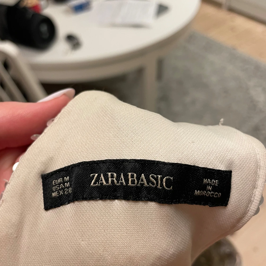 Glittrig klänning från Zara  - 91