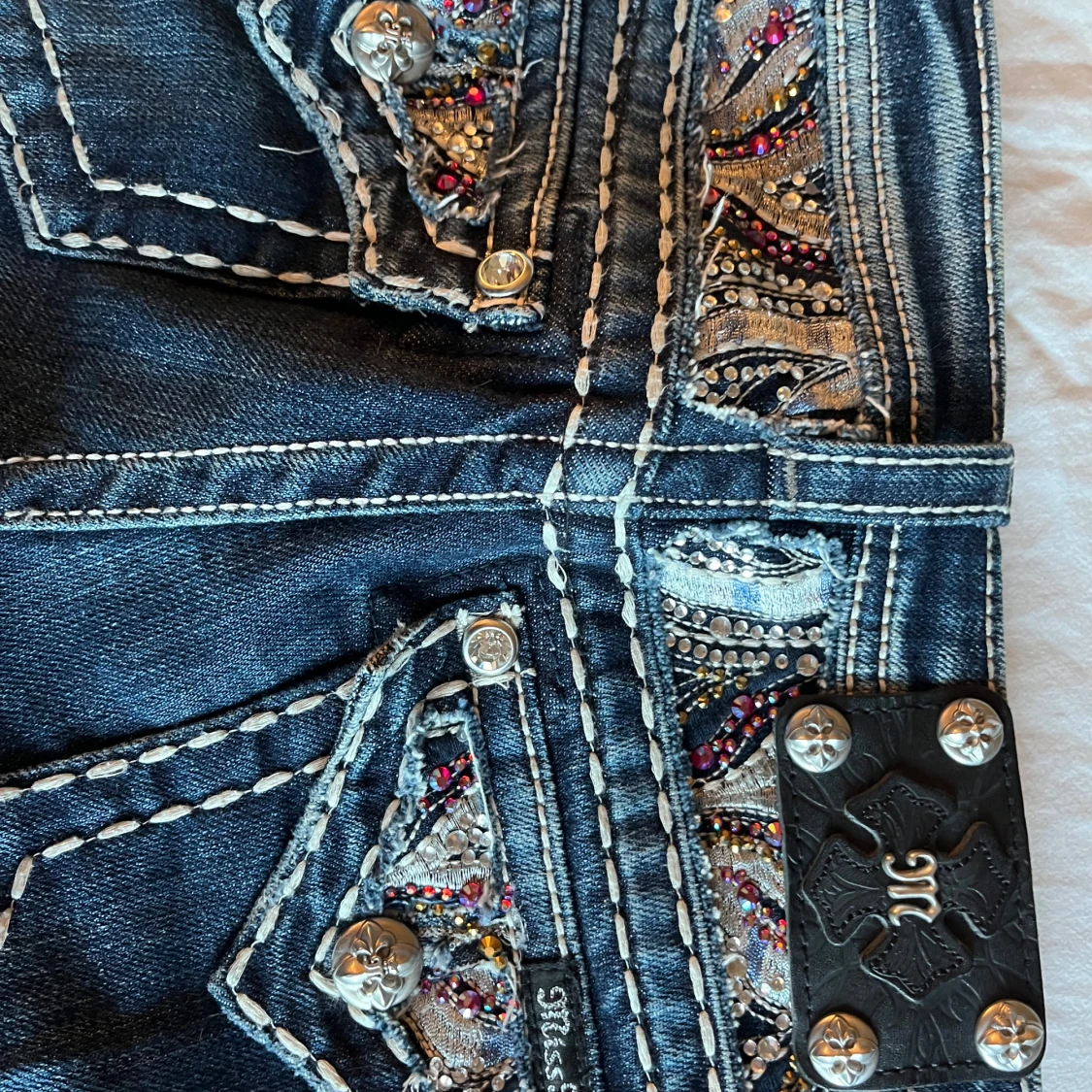 Blå jeans från Miss Me - 93