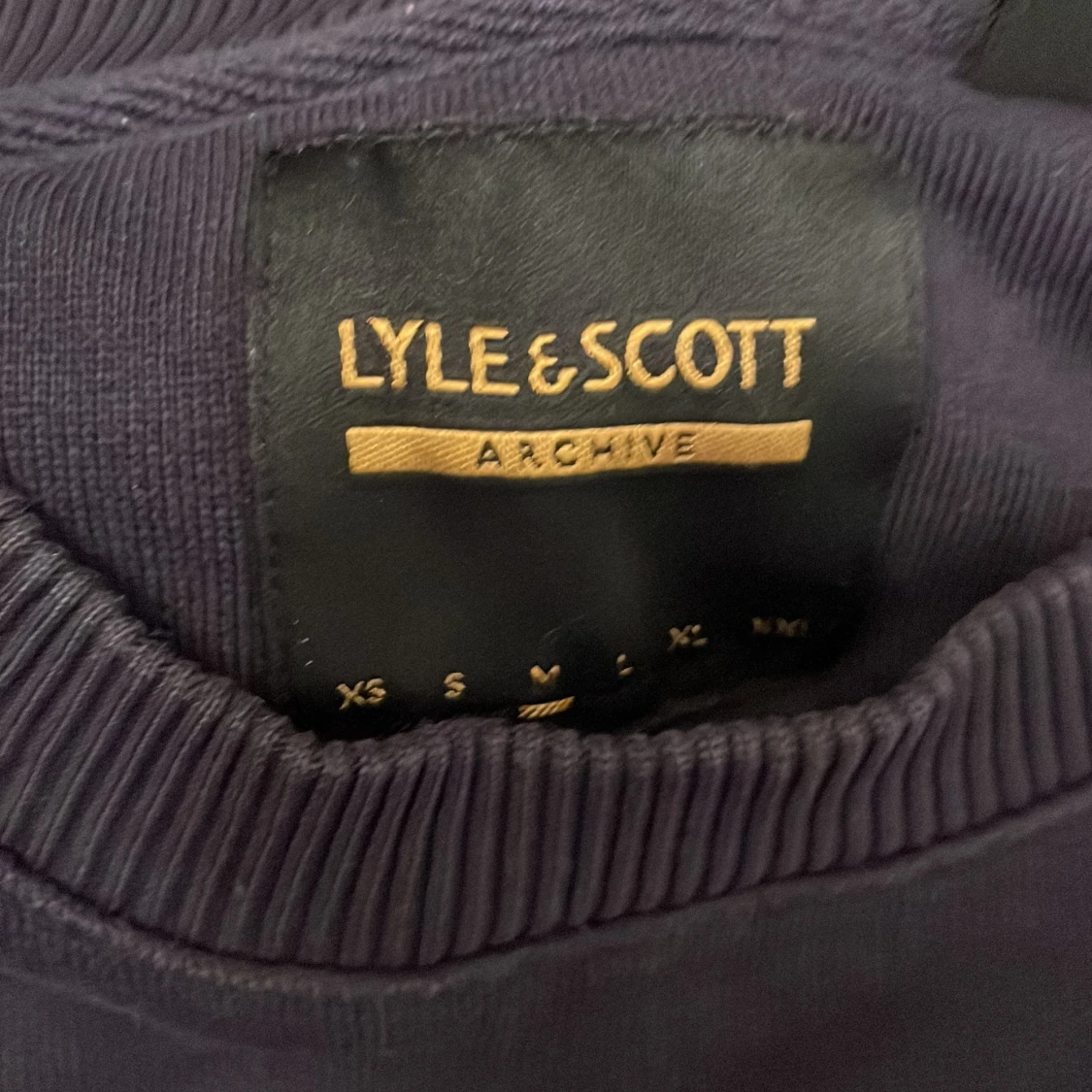 Mörkblå sweatshirt från Lyle & Scott - 91