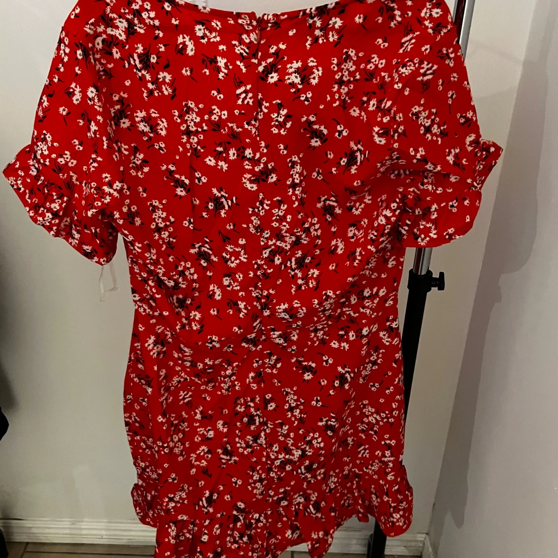 Röd blommig klänning från Parisian - 91