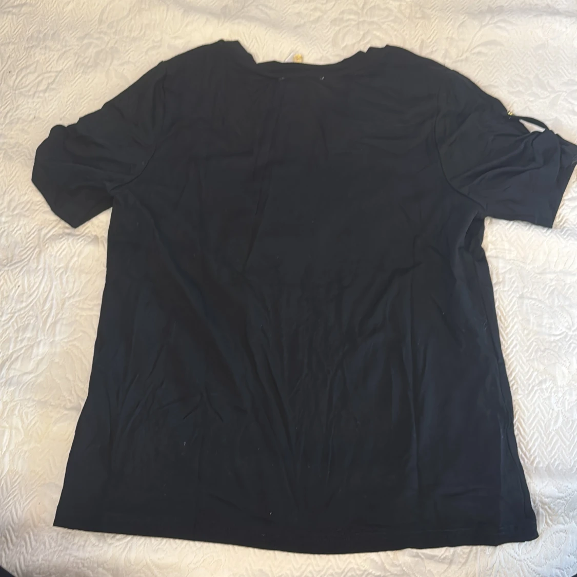 Svart t-shirt med tryck från Camaleónica - 3