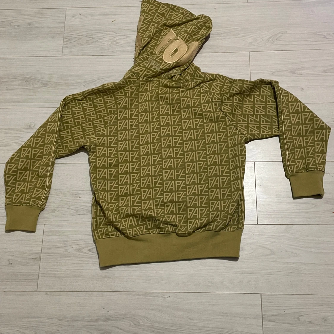 Grön hoodie från A Bathing Ape - 1