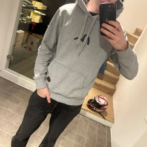 Evisu hoodie  - Evisu hoodie i bra skick 💪