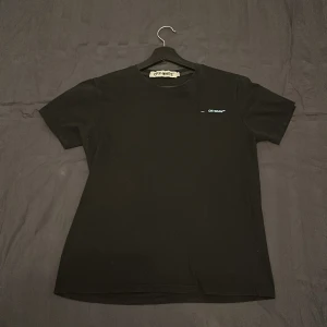 Off white  - Riktig skön och fin Off white tröja om ni har frågor är ni välkommen att fråga mvh Leos shopy