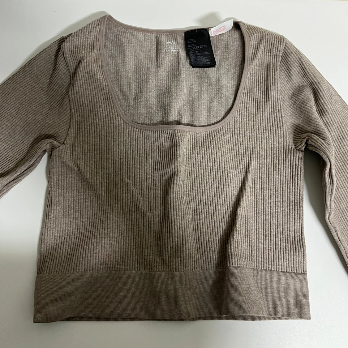 Beige ribbad tröja - 1