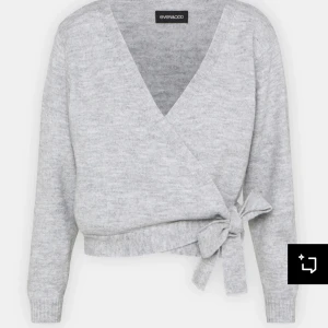 Grå omloftskofta från even and odd - Jättefin tröja tyvärr passar den inte mig, 