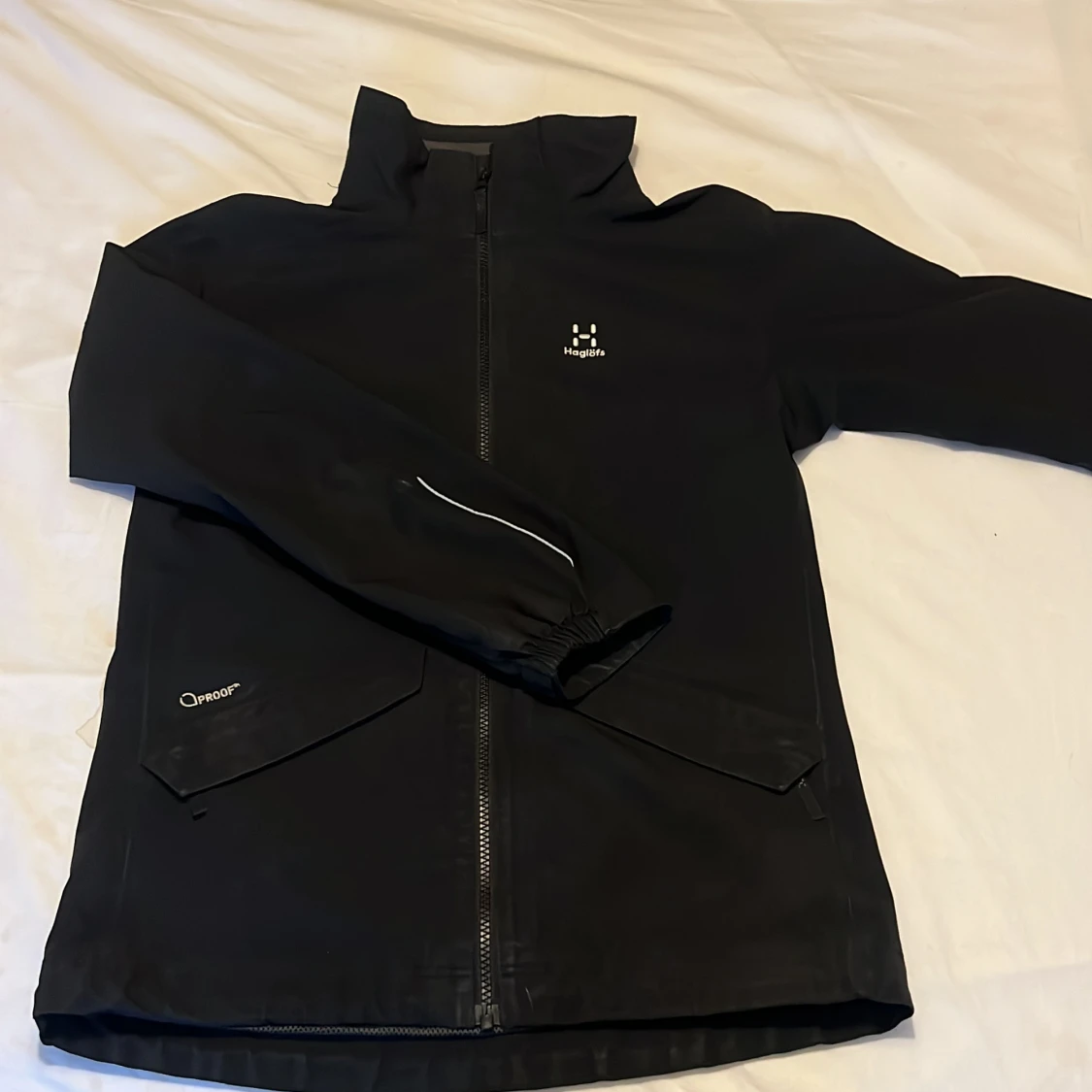 Svart jacka från Haglöfs