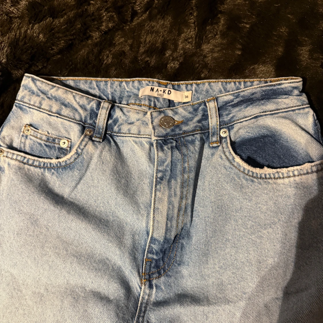 Ljusblå jeans från NA-KD - 1