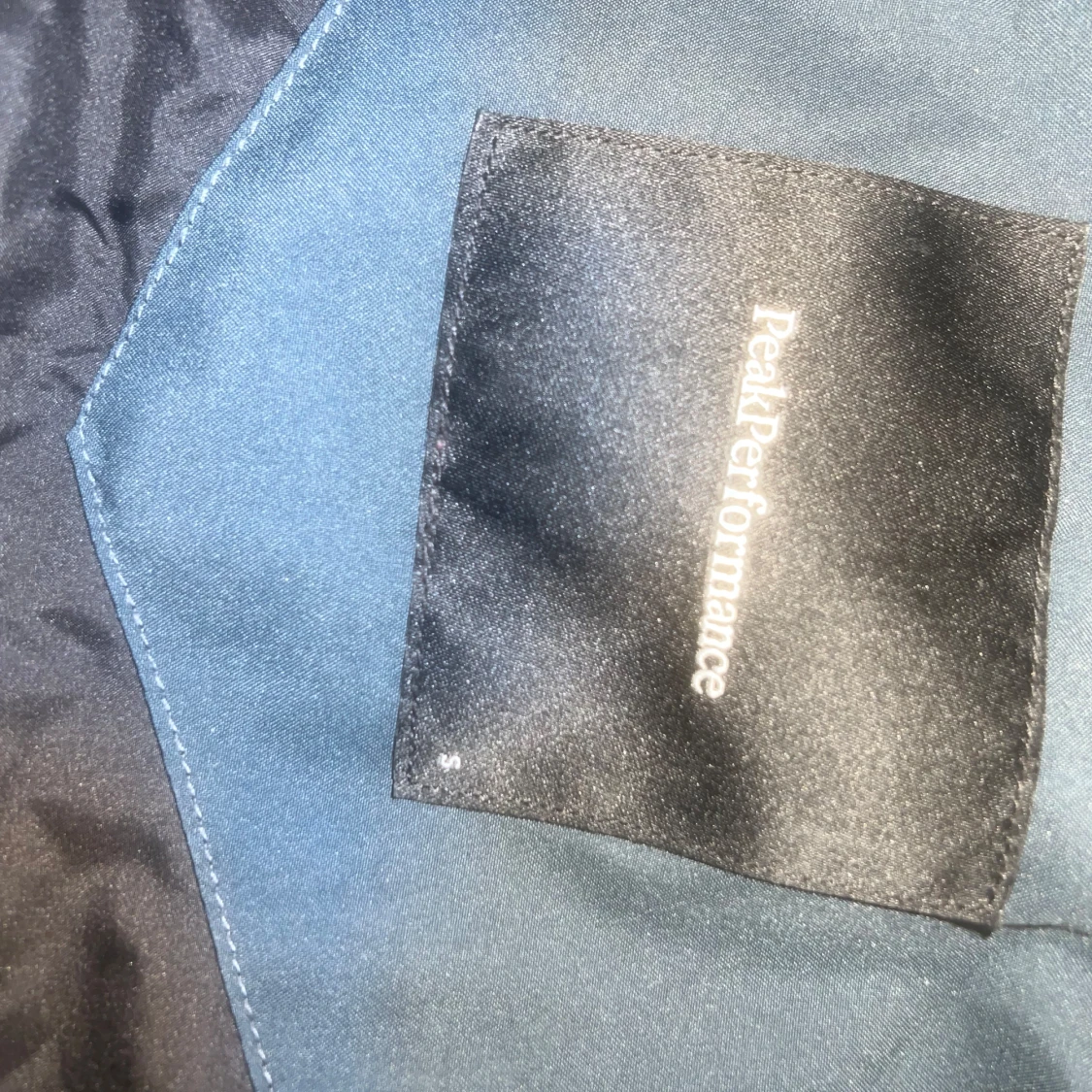 Blå jacka från Peak Performance - 2