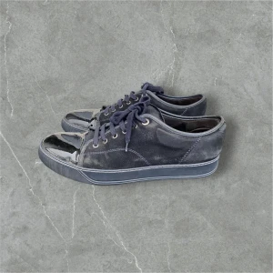 LANVIN UK9 - Lanvin uk9 som motsvarar 44 skick 7,5/10 Pris 1500kr | Ingår Box,dustbag Fraktar spårbart med PostNord 