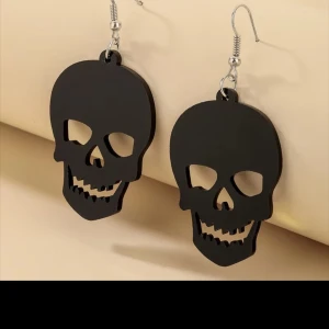 Helt nya halloween örhängen  - Helt nya halloween örhängen svart