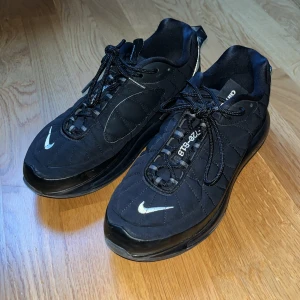 Nike skor - Svarta Nike Airmax MX 720 818 Bra skick Storlek US 8.5