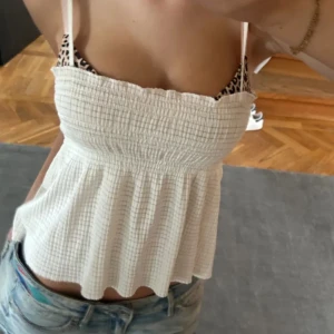 Blå topp - Samma topp som fösta bilden men i en superhärlig blå/lila färg. 