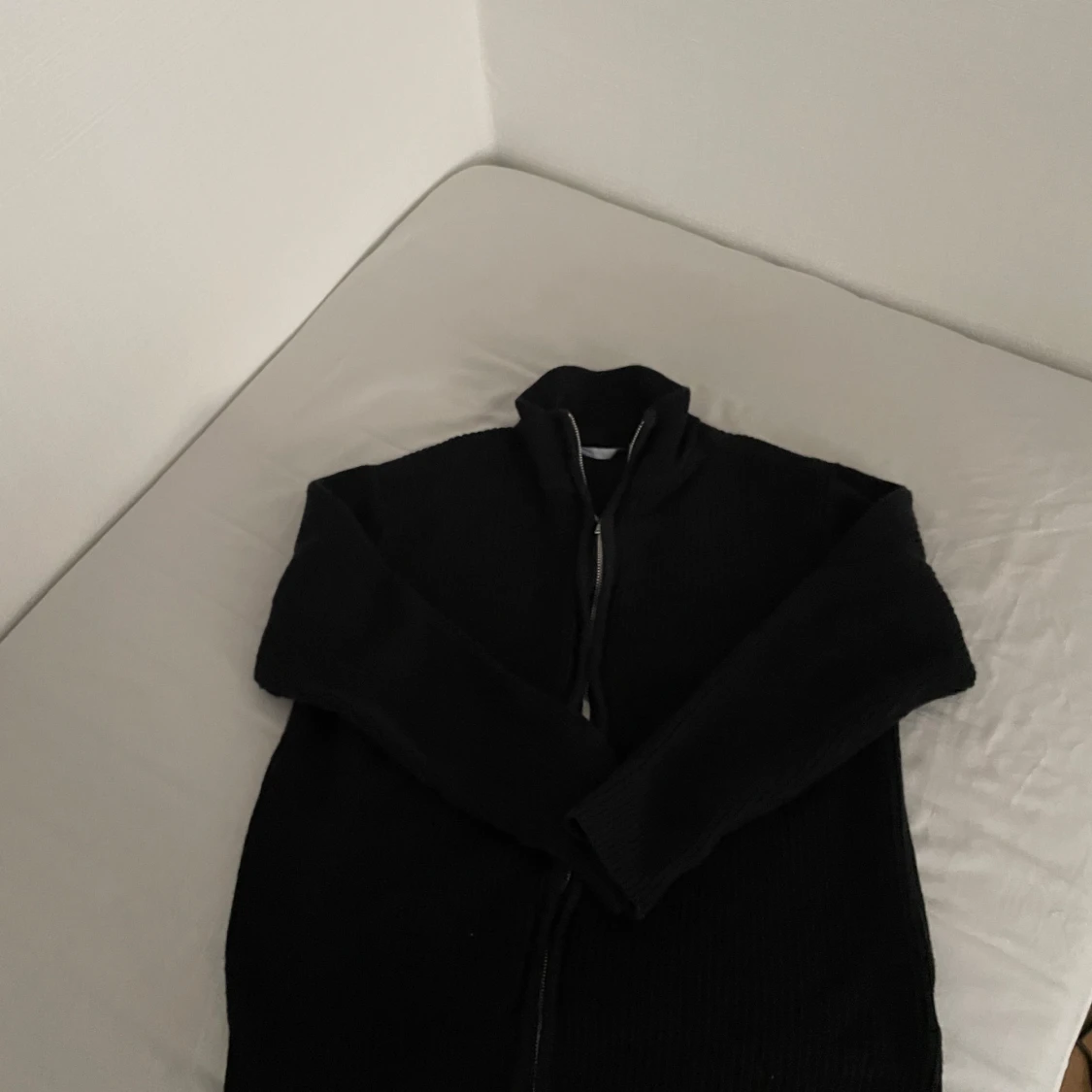 Svart tröja med dragkedja - 90