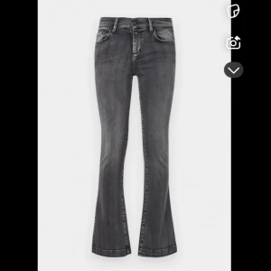 Ltb jeans - Grå Ltb jeans i modellen Fallon. Använda men mycket bra skick. Storlek 25x34💕💕