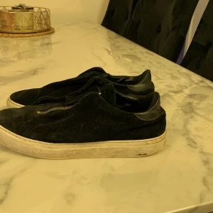 Arigatos  - Helt ok Arigatos säljer billigt vid snabb affär! Rengör dem o fräschar till dem!