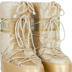 Glittriga moonboots - Glittriga välanvända moonboots ✨köpta begagnade, andvända 1 gång av mig. Storlek 37-39