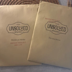 Lösa mord spel - 2 stycken olika mprd spel! Har spelat dem båda en gång såklart men lagt in allt som det var så inget är förstört! 🩷 400kr för båda + frakt om man inte vill hämta såklart!