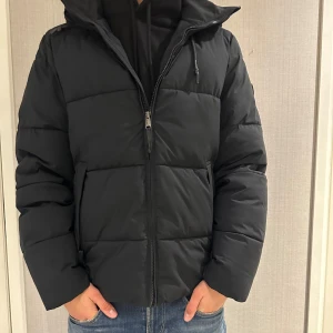 Dressman jacka  - Dressman Dunjacka | Skick 9/10 | Nypris=1500 | Modellen är 178cm och väger 63Kg | Skriv vid funderingar!