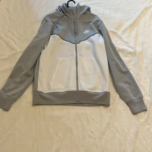 Nike kofta - Nike kofta storlek M