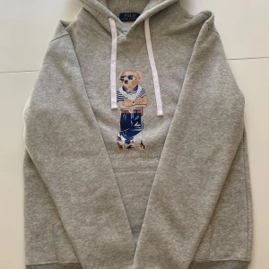 Ralph lauren björn hoodie  - Jätte bra skick andvänd några gånger 