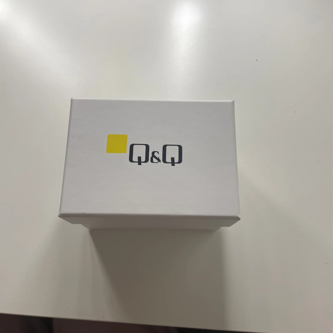 Guldfärgad klocka från Q&Q - 91