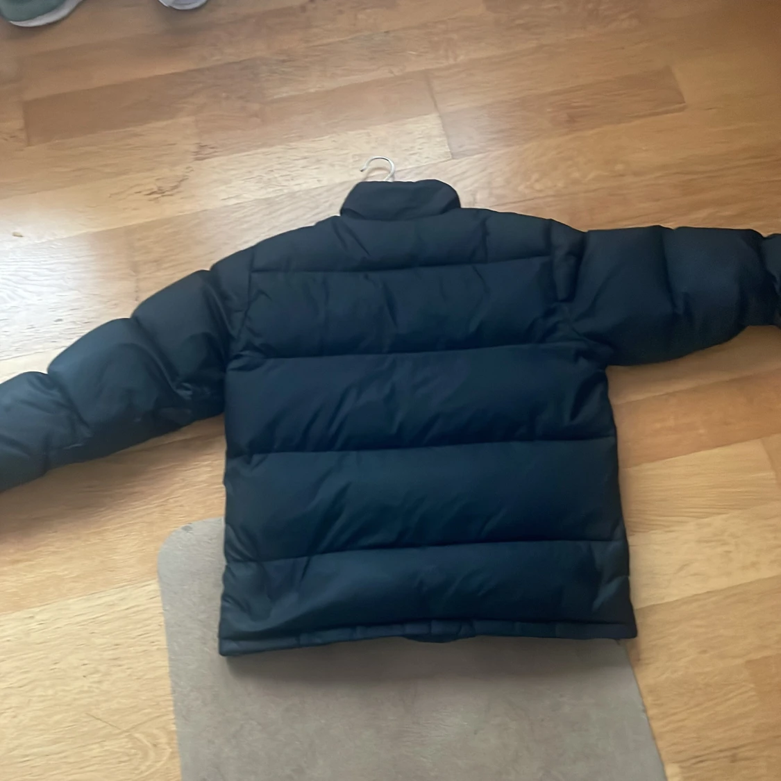 Svart pufferjacka från Levi's - 90