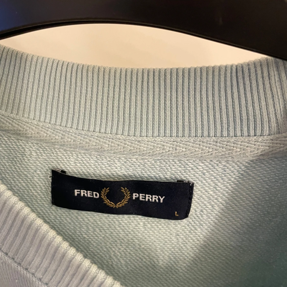 Ljusblå tröja från Fred Perry - 91