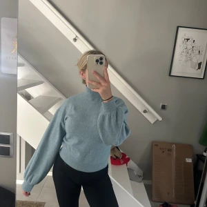 Stickad tröja - Super fin och skön tröja från Lindex i storlek XS! Ny med lapparna kvar!!