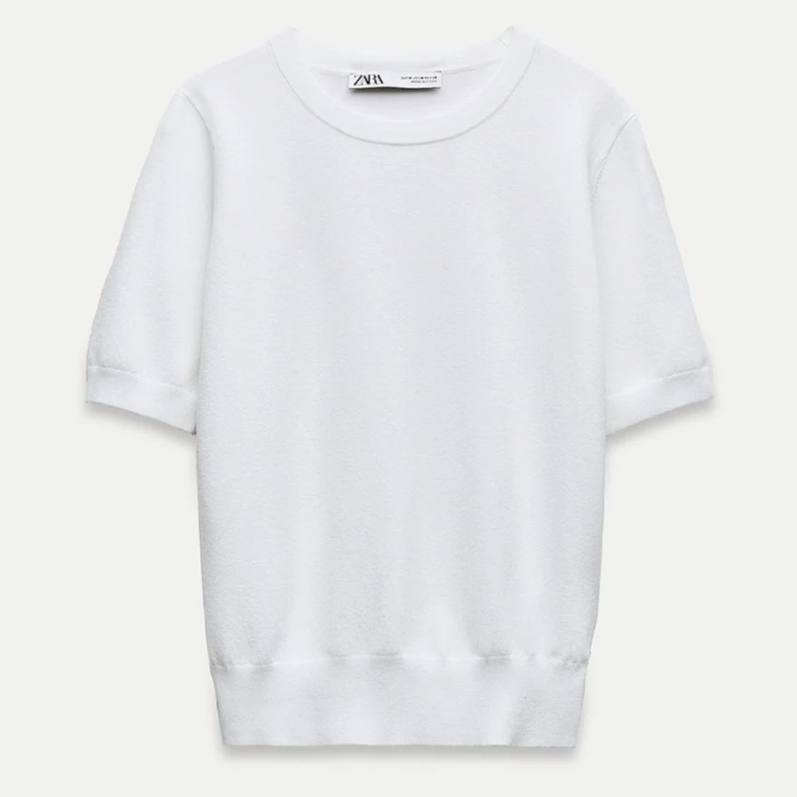 Vit stickad t-shirt - 90