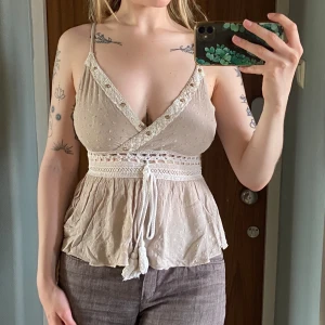 Topp - Jättefin topp, använder bara inte. Stretchig och skön