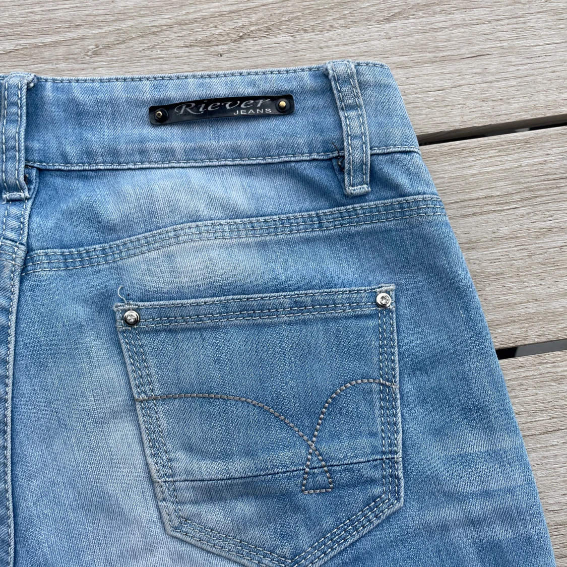 Ljusblå lågmidjade jeans - 91