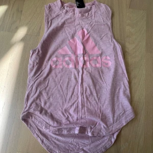 Adidas träningsett - Adidas träningsett från Adidas, Storlek XS & Mycket bra skick 