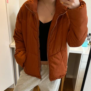 Fint jacka i brun🌟🌟 - I bra skick🌟🌟🌟