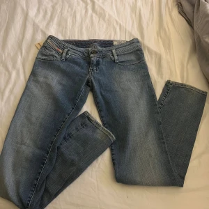 Diesel jeans  - Skit snygga jeans från diesel, tyvärr försmå för mig därför säljer jag de💗helt nya endast testade av mig och tjejen jag köpte de av💗