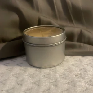 Ljus - Nu säljer jag ett ljus få jag aldrig andvänder den🫶🏼 och jag har aldrig andvänt den häller🫶🏼